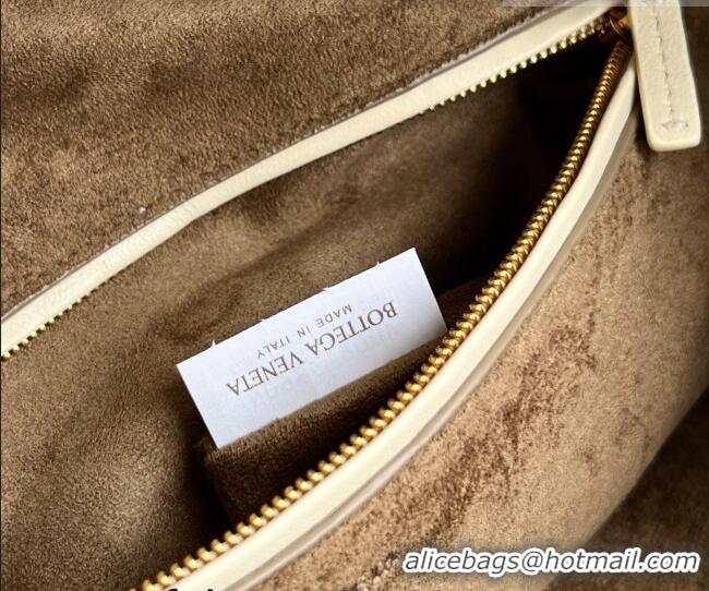 Promotional Bottega Veneta Maxi Veneta Hobo Bag in Intrecciato Leather 856739 Sea Salt 2026