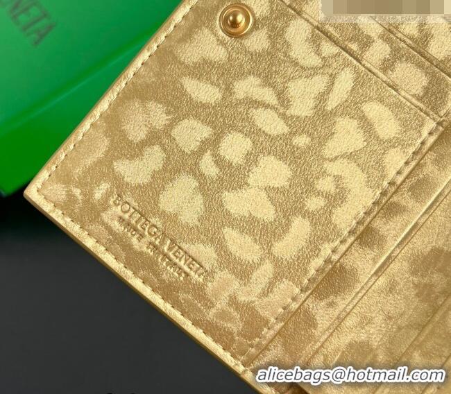 Good Quality Bottega Veneta Medium Bi-Fold Wallet in Intrecciato Leather 667468 Frog Gold 2026