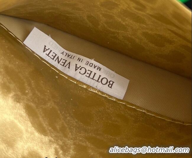 Good Quality Bottega Veneta Medium Bi-Fold Wallet in Intrecciato Leather 667468 Frog Gold 2026