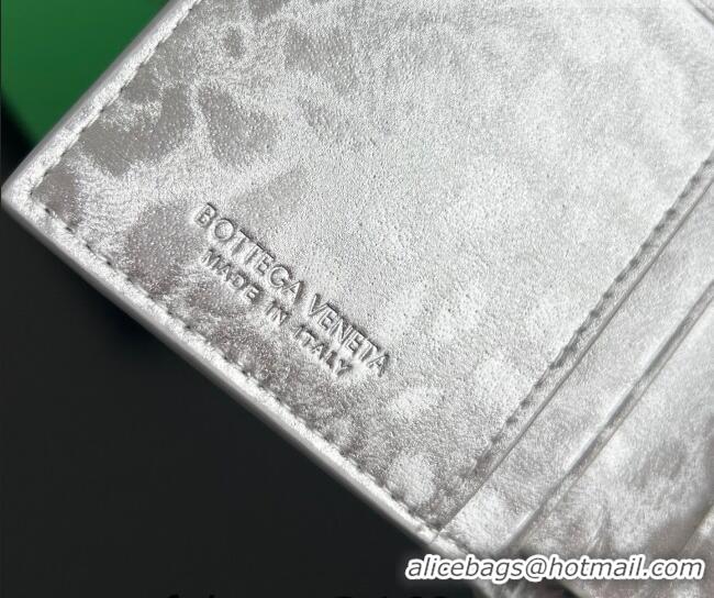 Top Grade Bottega Veneta Medium Bi-Fold Wallet in Intrecciato Leather 667468 Frog Silver 2026