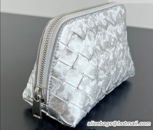 Good Taste Bottega Veneta Intrecciato Lamina Satin Leather Beauty Pouch 764044 Silver 2026