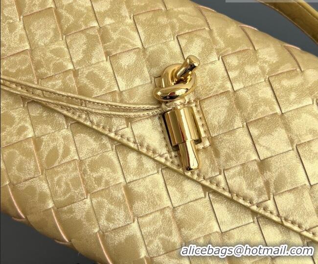 Top Design Bottega Veneta Long Clutch Bag Andiamo in Intrecciato Lamina Satin Leather 741511 Gold 2026