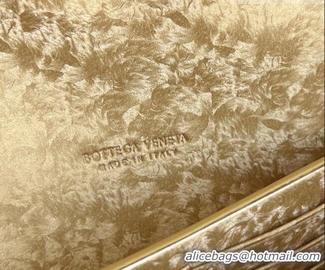 Top Design Bottega Veneta Long Clutch Bag Andiamo in Intrecciato Lamina Satin Leather 741511 Gold 2026