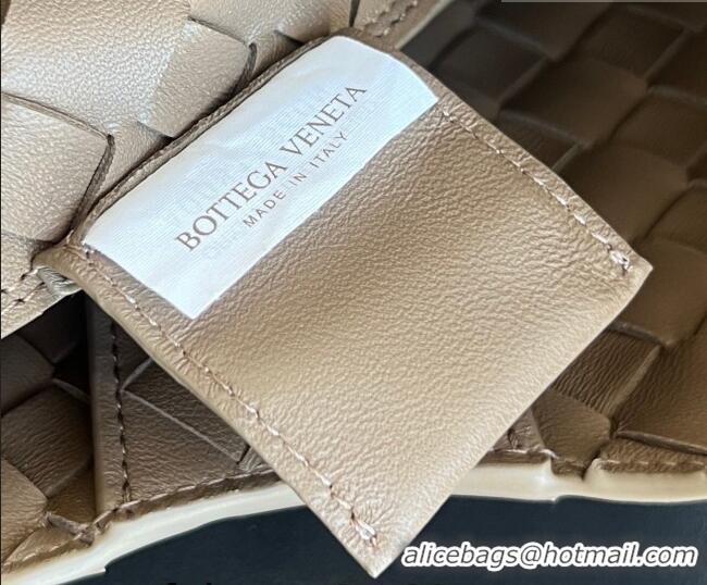 Luxury Cheap Bottega Veneta Small Campana Hobo Bag in Intrecciato Leather 854248 Pinecone Brown 2026