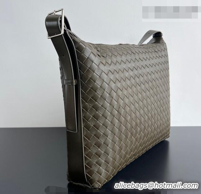 Buy Promotional Bottega Veneta Men's Traveler Hobo Bag in Intrecciato Grained Leather 806974 Dark Khaki Green 2026