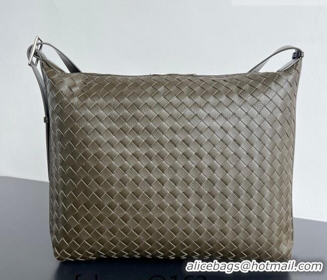 Buy Promotional Bottega Veneta Men's Traveler Hobo Bag in Intrecciato Grained Leather 806974 Dark Khaki Green 2026