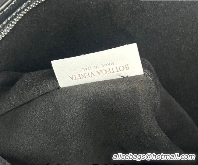 Best Quality Bottega Veneta Men's Traveler Hobo Bag in Intrecciato Grained Leather 806974 Black 2026