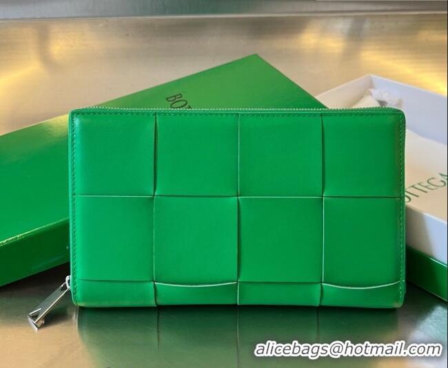 Discount Bottega Veneta Men's Cassette Zip Around Wallet in Intreccio Leather 814649 Parakeet Green 2026