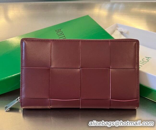 Big Discount Bottega Veneta Men's Cassette Zip Around Wallet in Intreccio Leather 814649 Burgundy 2026