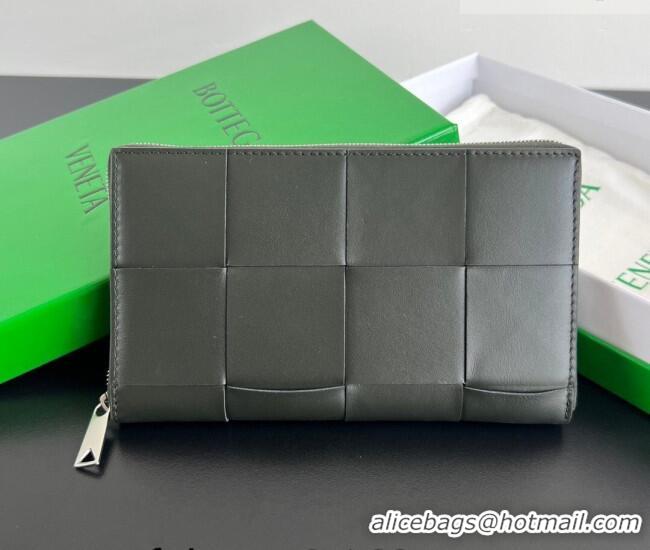 Traditional Discount Bottega Veneta Men's Cassette Zip Around Wallet in Intreccio Leather 814649 Dark Green 2026