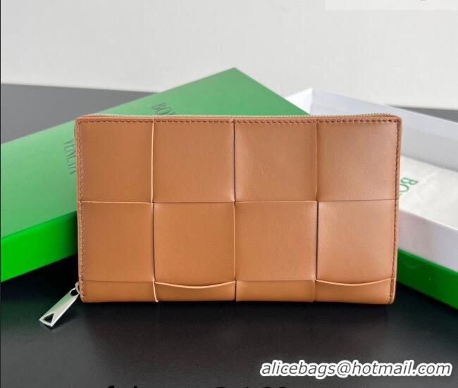Top Design Bottega Veneta Men's Cassette Zip Around Wallet in Intreccio Leather 814649 Cognac Brown 2026