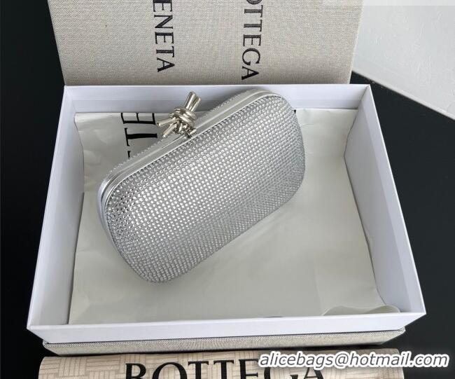 New Fashion Bottega Veneta Classic Knot Clutch in in Suede and Crystals 717622 Silver 2026