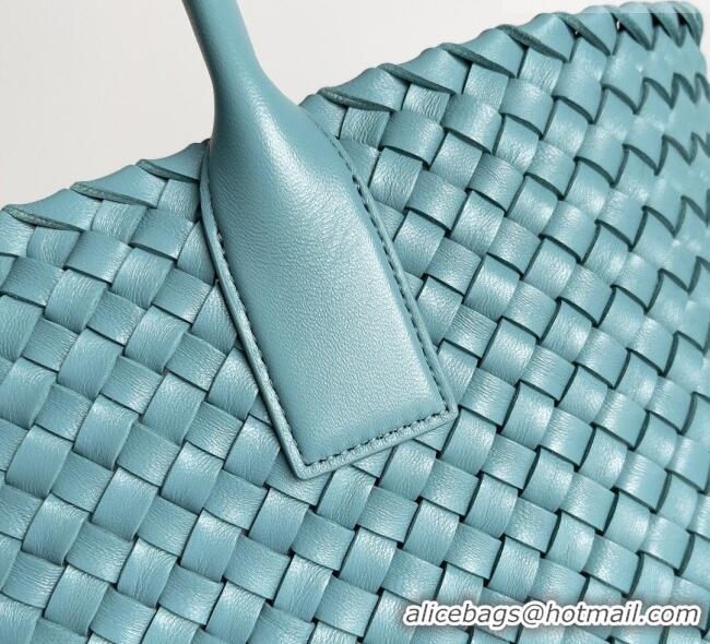 Inexpensive Bottega Veneta Medium Cabat Tote Bag 32cm in Intrecciato Leather BV040205 Blue 2026