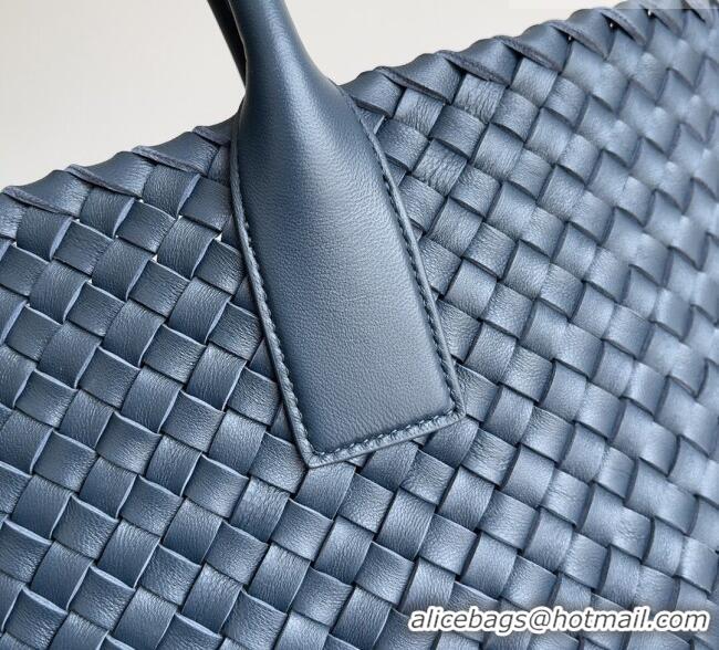 Famous Brand Bottega Veneta Medium Cabat Tote Bag 32cm in Intrecciato Leather BV040205 Dark Blue 2026