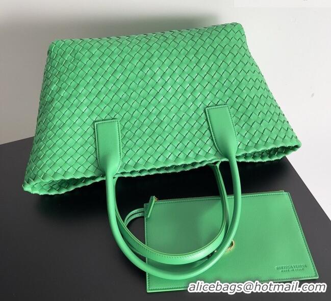 New Cheap Bottega Veneta Medium Cabat Tote Bag 32cm in Intrecciato Leather BV040205 Green 2026