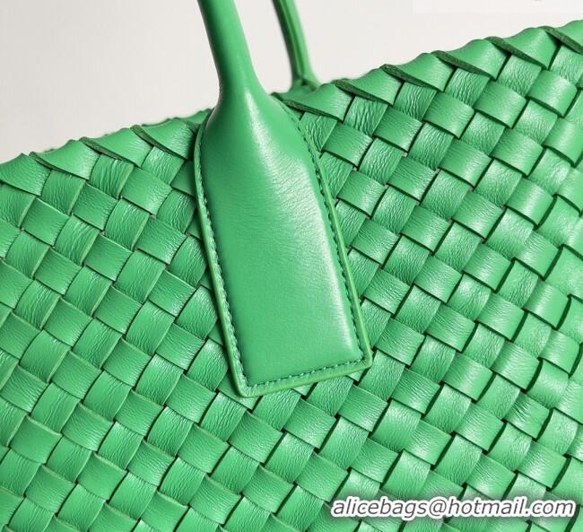 New Cheap Bottega Veneta Medium Cabat Tote Bag 32cm in Intrecciato Leather BV040205 Green 2026