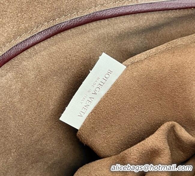 Good Product Bottega Veneta Medium Veneta Hobo Bag in Intrecciato Leather 856737 Burgundy 2026