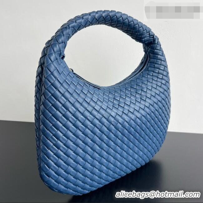 Trendy Design Bottega Veneta Medium Veneta Hobo Bag in Intrecciato Leather 856737 Blue 2026