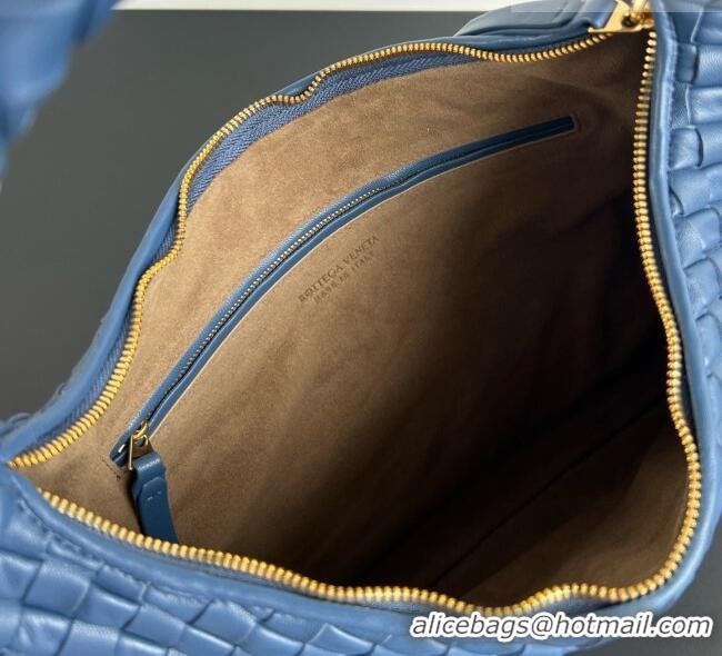 Trendy Design Bottega Veneta Medium Veneta Hobo Bag in Intrecciato Leather 856737 Blue 2026