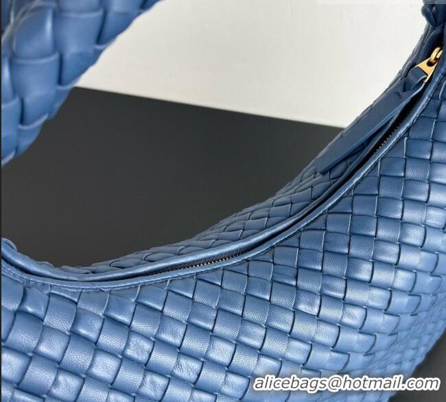 Trendy Design Bottega Veneta Medium Veneta Hobo Bag in Intrecciato Leather 856737 Blue 2026