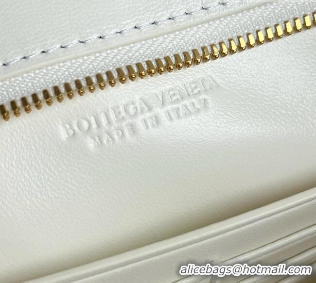 Big Discount Bottega Veneta Andiamo Boat Pouch in Intrecciato Leather 876344 White 2026