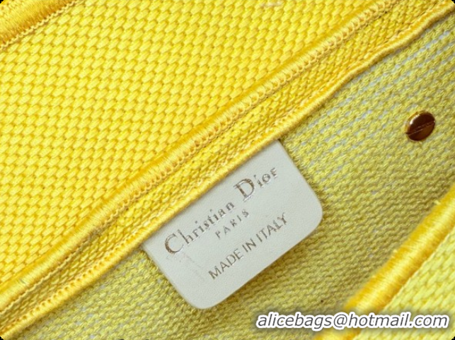 Perfect Dior Medium Saddle Bag with Strap in Yellow and Red Book Cover Embroidery 2026 D9930