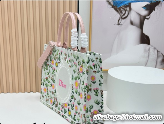Popular Style Dior Large Book Tote Bag in White Multicolor Daisy Garden Embroidery with Dior Médaillon 0408122 2026