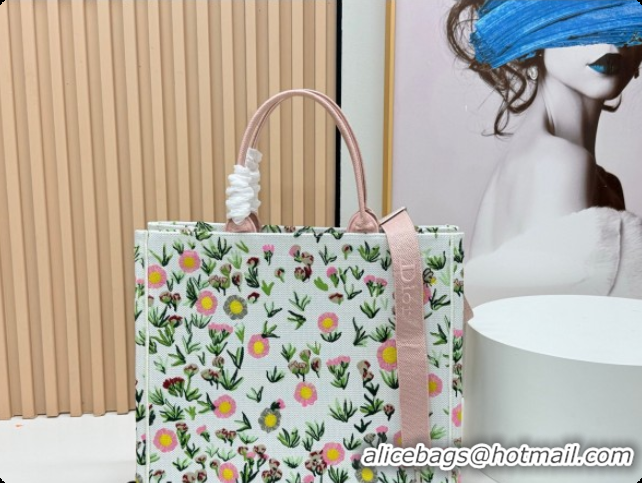 Popular Style Dior Large Book Tote Bag in White Multicolor Daisy Garden Embroidery with Dior Médaillon 0408122 2026