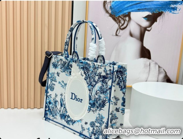 Charming Dior Men's Large Book Tote Bag in Blue Toile de Jouy Floral Garden Embroidery and White Dior Médaillon 0408128 
