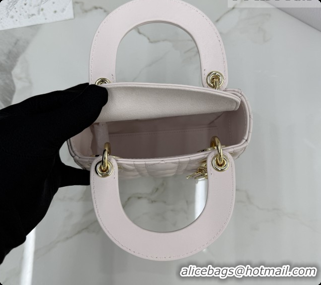 Pretty Style Dior Classic Mini Lady Dior Bag in Cannage Lambskin M0505 Sakura Pink 2026