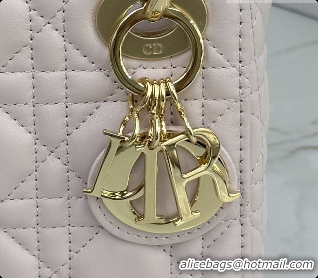 Pretty Style Dior Classic Mini Lady Dior Bag in Cannage Lambskin M0505 Sakura Pink 2026
