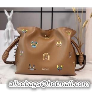 Famous Brand Louis Wain x Loewe Medium Flamenco Clutch in Cat Embroidered Nappa Calfskin Leather L17061 Mocha 2026
