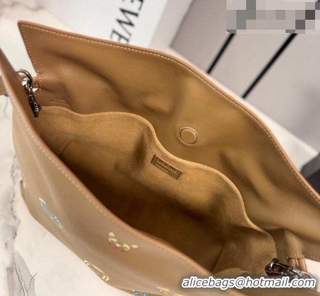 Famous Brand Louis Wain x Loewe Medium Flamenco Clutch in Cat Embroidered Nappa Calfskin Leather L17061 Mocha 2026