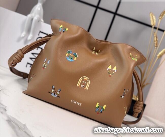 Famous Brand Louis Wain x Loewe Medium Flamenco Clutch in Cat Embroidered Nappa Calfskin Leather L17061 Mocha 2026