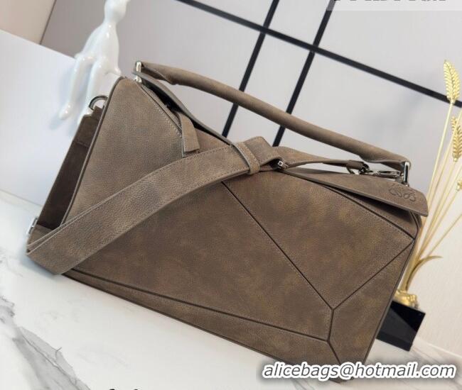 Trendy Design Loewe Large Puzzle Edge bag in grained nubuck 052446 Tundra 2026