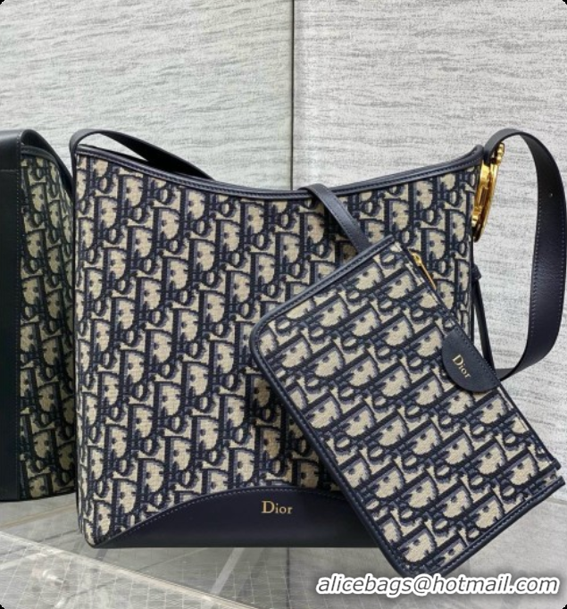 Good Looking Dior Medium Dior Médaillon Bucket Bag in Blue Dior Oblique Jacquard 2026 6072541