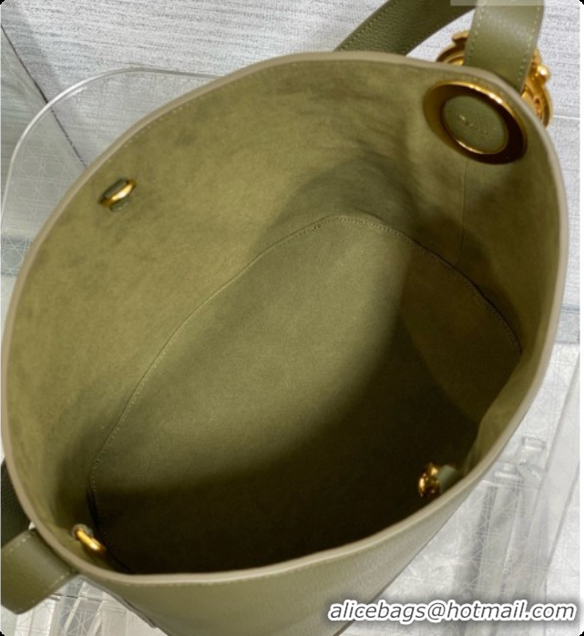 Best Price Dior Medium Dior Médaillon Bucket Bag in Green Grained Calfskin 6072548 2026