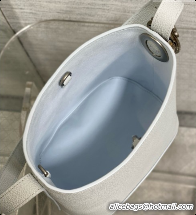 New Style Dior Small Dior Médaillon Bucket Bag in Light Blue Grained Calfskin 6072552 2026