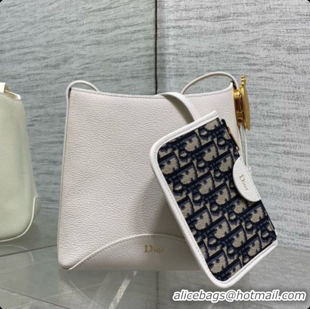 Pretty Style Dior Small Dior Médaillon Bucket Bag in White Grained Calfskin 6072554 2026