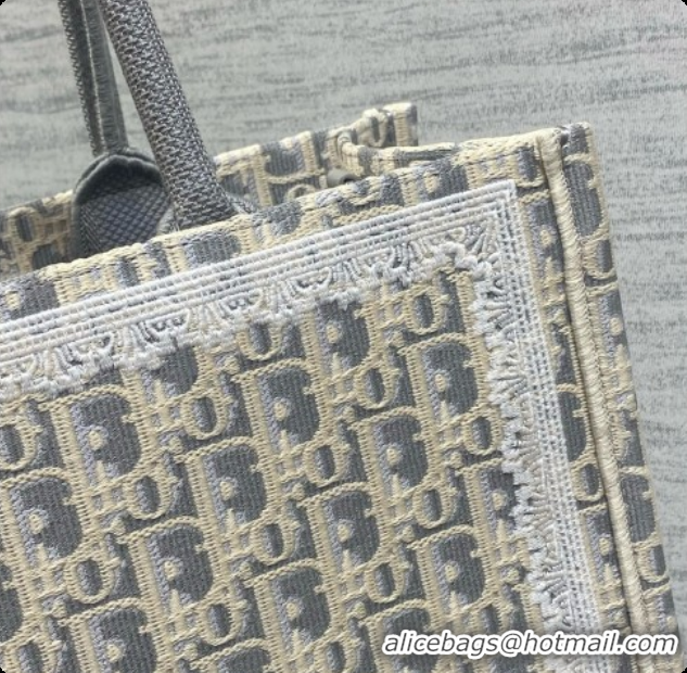 Pretty Style Dior Medium Dior Book Tote with Strap in Grey Dior Oblique Jacquard 6090235 2026