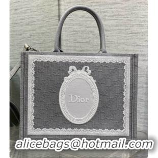 Sumptuous Dior Medium Dior Book Tote with Strap in Grey Dior Oblique Jacquard and Dior Médaillon 6090237 2026