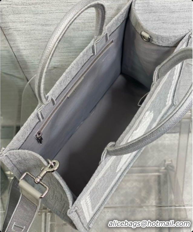 Sumptuous Dior Medium Dior Book Tote with Strap in Grey Dior Oblique Jacquard and Dior Médaillon 6090237 2026