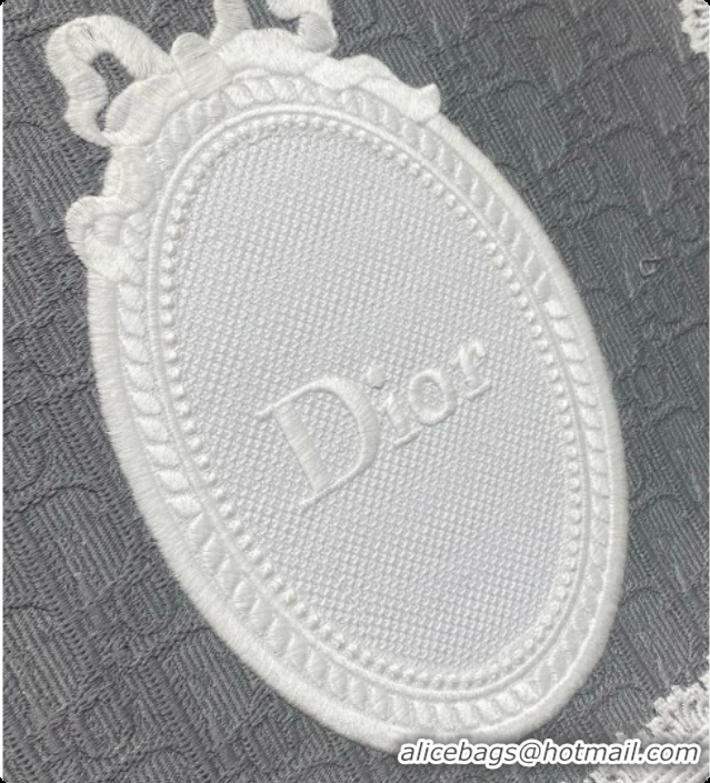 Sumptuous Dior Medium Dior Book Tote with Strap in Grey Dior Oblique Jacquard and Dior Médaillon 6090237 2026