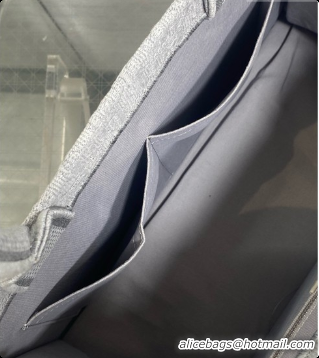 Sumptuous Dior Medium Dior Book Tote with Strap in Grey Dior Oblique Jacquard and Dior Médaillon 6090237 2026