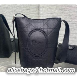 Sumptuous Dior Jett Médaillon Small Bucket Bag in Cannage Grained Calfskin Black 2026 6090429