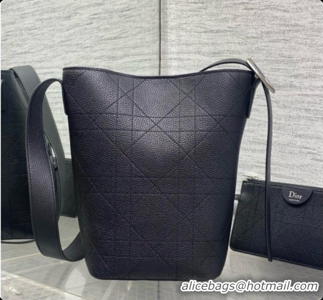 Sumptuous Dior Jett Médaillon Small Bucket Bag in Cannage Grained Calfskin Black 2026 6090429