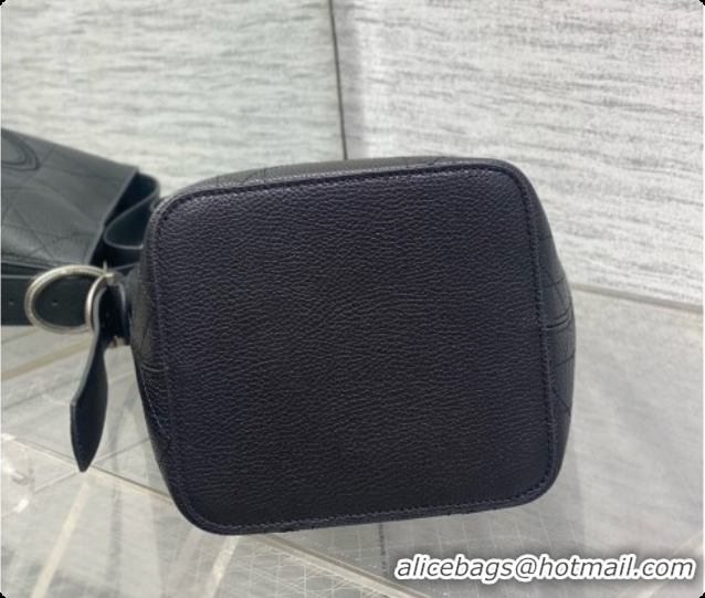 Sumptuous Dior Jett Médaillon Small Bucket Bag in Cannage Grained Calfskin Black 2026 6090429