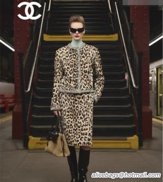 Best Price Chanel Leopard Tweed Skirt CH092937 Beige 2026