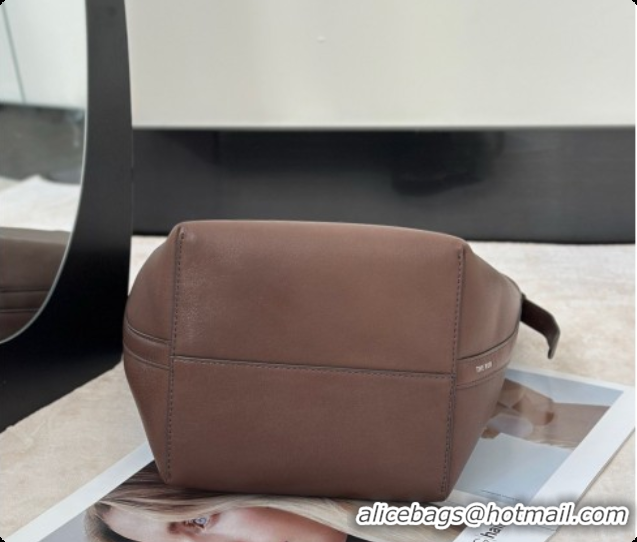 Good Looking The Row Park Bucket Bag in Masoni Leather 8860 Dark Brown 2026