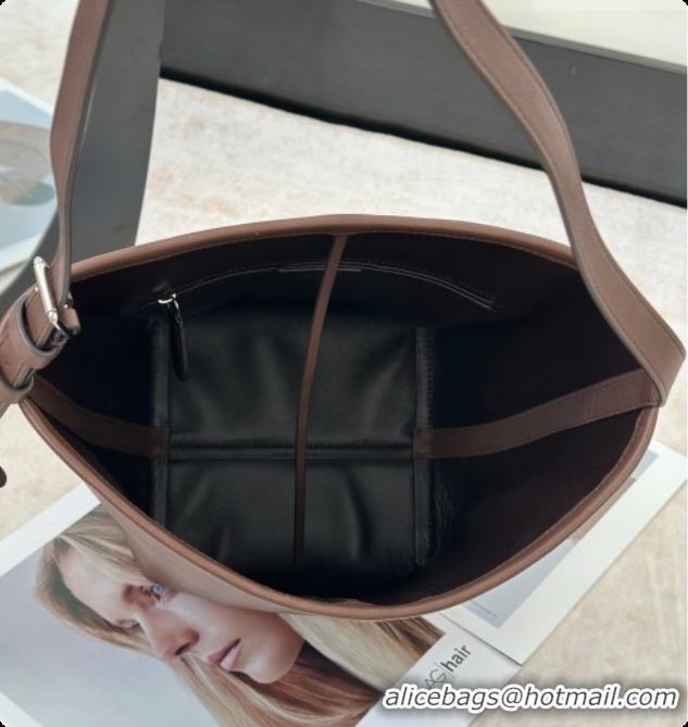 Good Looking The Row Park Bucket Bag in Masoni Leather 8860 Dark Brown 2026